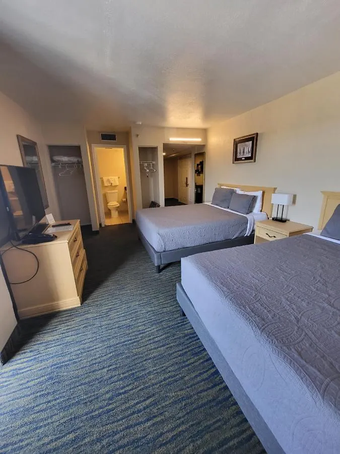 Beachside Hotel - Daytona Beach - No Pool