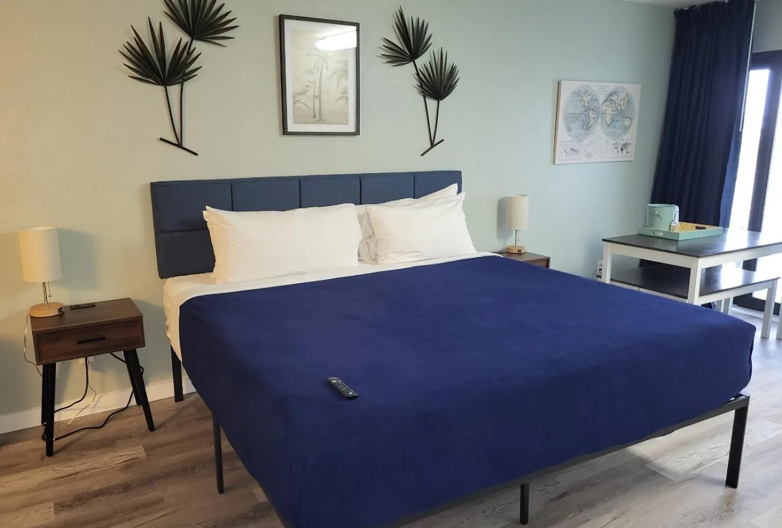 Beachside Hotel - Daytona Beach - No Pool
