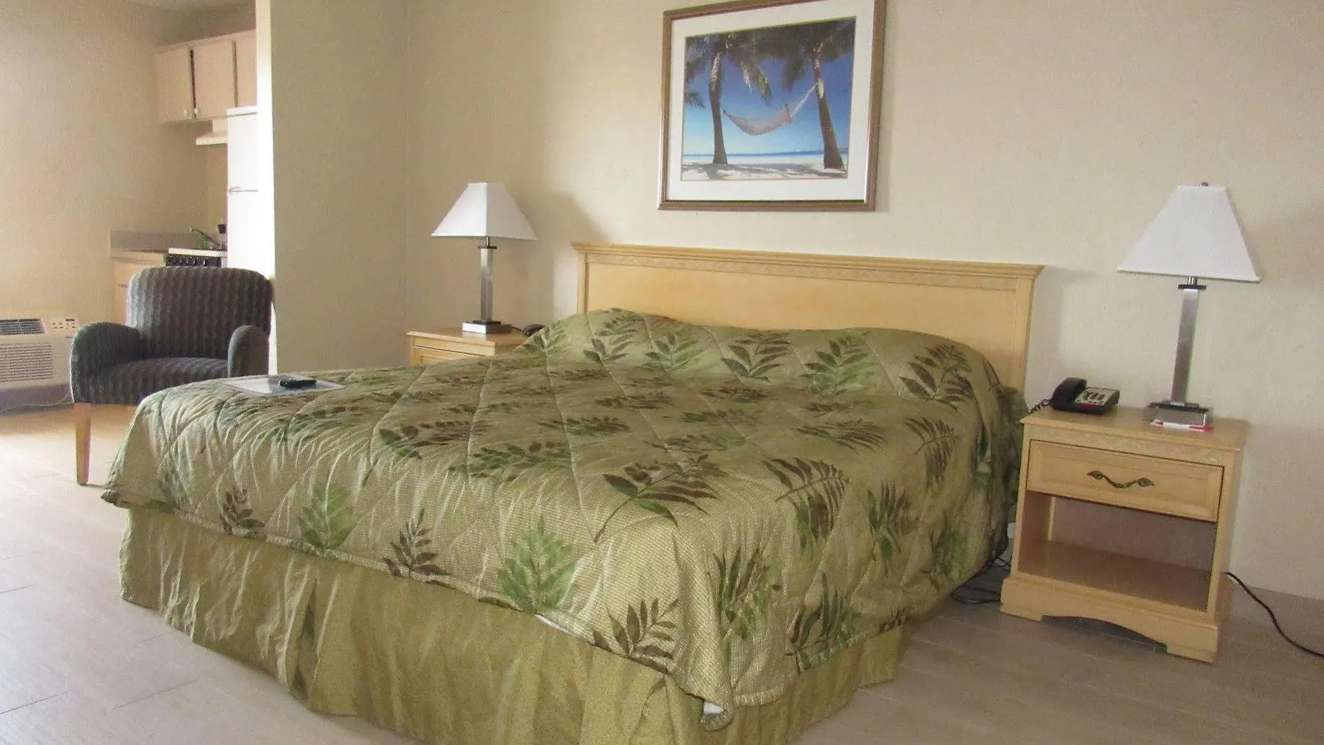 Beachside Hotel - Daytona Beach - No Pool